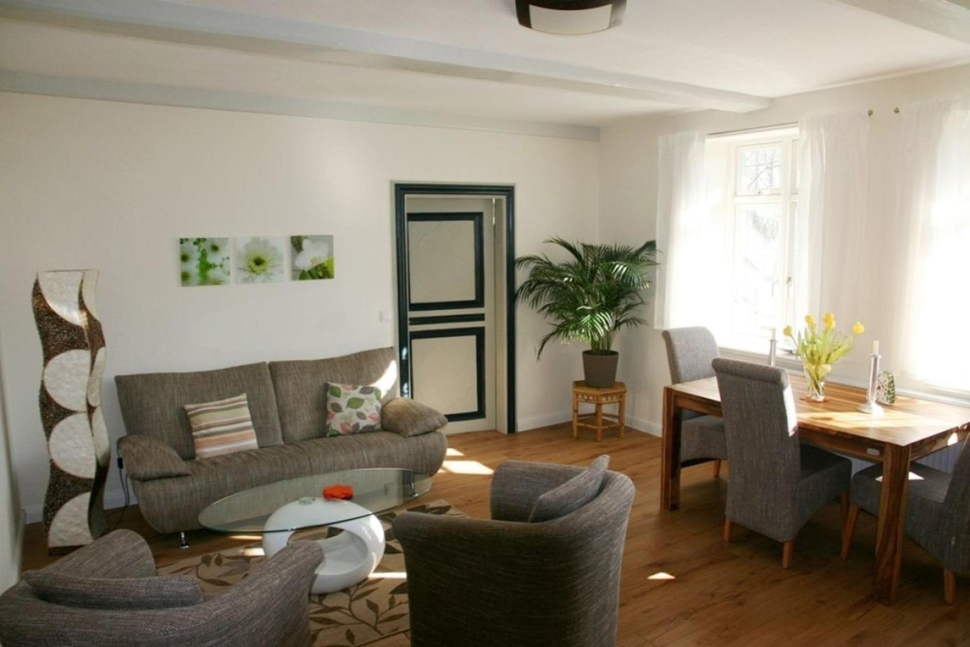 Ferienwohnung Pastor'S Stuv Uelvesbull Exterior foto